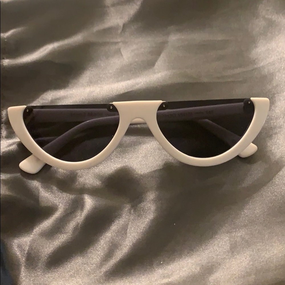 90s glasses